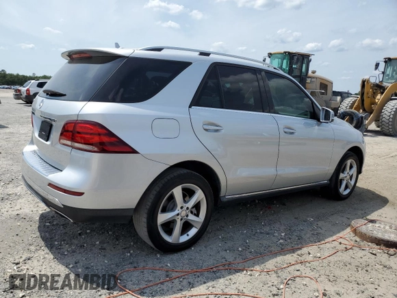 2016 Mercedes-Benz GLE 350 z VIN 4JGDA5JB8GA795195, wystawiony jako Copart lot #57450825 z przebiegiem Nie podano mil oraz Czysty tytuł • Clean title. Historia ofert i sprzedaży dostępna na DreamBid. Obrazek 3.