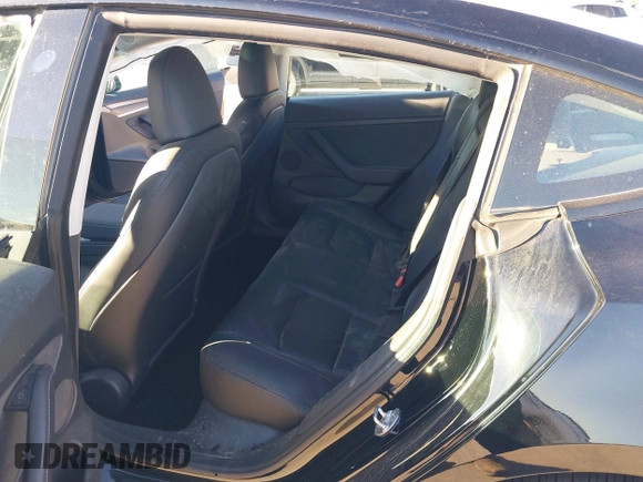 2023 Tesla Model 3 z VIN 5YJ3E1EA4PF552103, wystawiony jako IAAI lot #40782218 z przebiegiem 20 997 mil mil oraz . Historia ofert i sprzedaży dostępna na DreamBid. Obrazek 8.