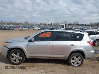 2006 Toyota RAV4 Sport with VIN JTMZD32V766017373, listed as a IAAI auction lot 41891509 with 105,688 mi miles. Bid and sale history available at carsss.com. Image 14.