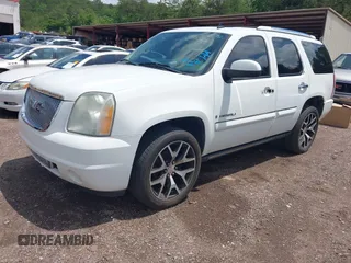 2008 GMC Yukon Denali z VIN 1GKFK63848J230708, wystawiony jako IAAI lot #42175206 z przebiegiem 208 589 mil mil oraz . Historia ofert i sprzedaży dostępna na DreamBid. Obrazek 17.