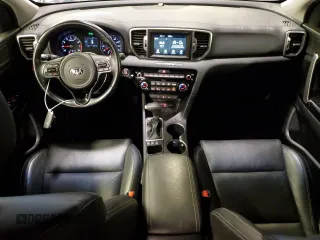 2018 Kia Sportage EX z VIN KNDPNCACXJ7384193, wystawiony jako Copart lot #43645195 z przebiegiem 55 717 mil mil oraz Szkody całkowita. Historia ofert i sprzedaży dostępna na DreamBid. Obrazek 8.