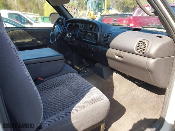 2001 Dodge Ram 1500 with VIN 1B7HF16Y61S166436, listed as a IAAI auction lot 41878348 with 143,114 mi miles. Bid and sale history available at carsss.com. Image 5.