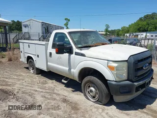 2013 Ford Super Duty F-250 SRW XL with VIN 1FDBF2B63DEA18579, listed as a IAAI auction lot 42136145 with 221,134 mi miles. Bid and sale history available at carsss.com. Image 1.
