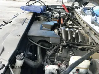 2018 Chevrolet Silverado 1500 Work Truck z VIN 1GCRCNEC2JZ130972, wystawiony jako IAAI lot #41384652 z przebiegiem 145 826 mil mil oraz . Historia ofert i sprzedaży dostępna na DreamBid. Obrazek 19.