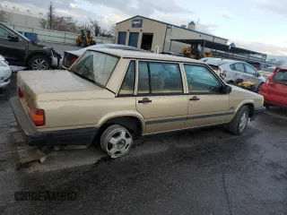 1991 Volvo 740 with VIN YV1FA8746M2513630, listed as a Copart auction lot 44464865 with 221,431 mi miles and Salvage Title. Bid and sale history available at carsss.com. Image 3.