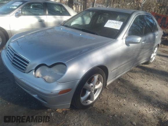2005 Mercedes-Benz C 320 с VIN WDBRF64J85F666828, выставлен на аукционе IAAI как лот 41214432 с пробегом 269 425 миль миль и . История ставок и продаж доступна на DreamBid. Изображение 2.