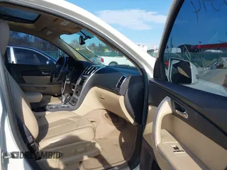 2011 GMC Acadia SLT2 with VIN 1GKKVSED1BJ184190, listed as a IAAI auction lot 41685394 with 211,742 mi miles. Bid and sale history available at carsss.com. Image 5.