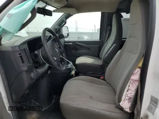 2016 Chevrolet Express Passenger LT with VIN 1GAZGMFG6G1163991, listed as a Copart auction lot 60600655 with 109,637 mi miles and Salvage title. Bid and sale history available at DreamBid. Image 7.