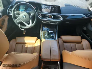 2021 BMW X5 xDrive40i with VIN 5UXCR6C07M9H39807, listed as a Copart auction lot 50229415 with 84,031 mi miles and Clean Title. Bid and sale history available at carsss.com. Image 8.