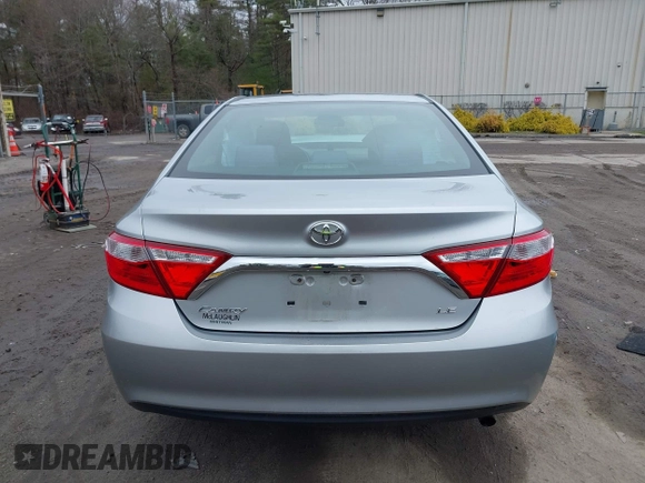 2015 Toyota Camry XLE with VIN 4T4BF1FK1FR468666, listed as a IAAI auction lot 42005934 with 124,173 mi miles and . Bid and sale history available at DreamBid. Image 16.