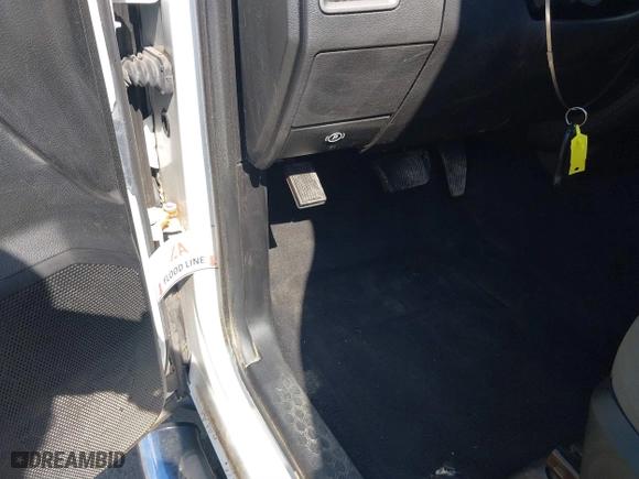2013 Ram 1500 Tradesman with VIN 1C6RR7FT1DS556827, listed as a IAAI auction lot 39648092 with 138,342 mi miles. Bid and sale history available at carsss.com. Image 6.