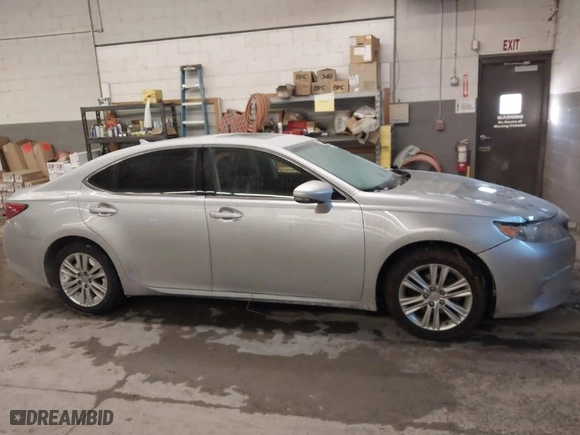 2013 Lexus ES 350 4dr Sdn with VIN JTHBK1GG9D2063523, listed as a IAAI auction lot 41386882 with 126,867 mi miles. Bid and sale history available at carsss.com. Image 13.