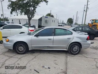 2005 Pontiac Grand Am SE with VIN 1G2NE52F75M255951, listed as a IAAI auction lot 41418328 with 199,700 mi miles. Bid and sale history available at carsss.com. Image 14.