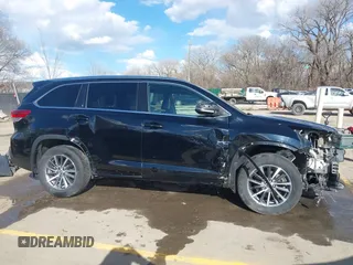 2018 Toyota Highlander SE with VIN 5TDJZRFH0JS533976, listed as a IAAI auction lot 41820619 with 131,015 mi miles and . Bid and sale history available at DreamBid. Image 14.