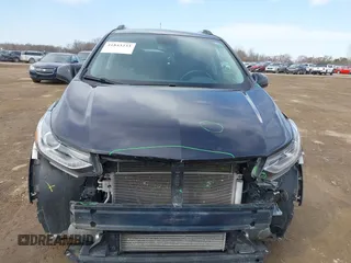 2021 Chevrolet Trax LT with VIN KL7CJLSB0MB322817, listed as a IAAI auction lot 41843233 with 46,947 mi miles. Bid and sale history available at carsss.com. Image 12.
