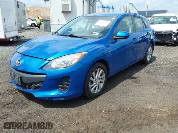 2012 Mazda 3 i Touring z VIN JM1BL1L85C1661934, wystawiony jako IAAI lot #42746228 z przebiegiem 165 386 mil mil oraz . Historia ofert i sprzedaży dostępna na DreamBid. Obrazek 2.