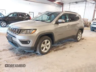 2018 Jeep Compass Latitude z VIN 3C4NJDBBXJT403674, wystawiony jako IAAI lot #42015795 z przebiegiem 86 329 mil mil oraz . Historia ofert i sprzedaży dostępna na DreamBid. Obrazek 17.