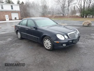 2008 Mercedes-Benz E-Class Luxury 3.5L with VIN WDBUF87X98B317016, listed as a IAAI auction lot 41820714 with 338,887 mi miles. Bid and sale history available at carsss.com. Image 1.