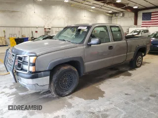 2006 Chevrolet Silverado 1500 LT2 with VIN 1GCEK19B36Z265946, listed as a Copart auction lot 54003095 with 206,605 mi miles and Clean Title. Bid and sale history available at carsss.com. Image 1.
