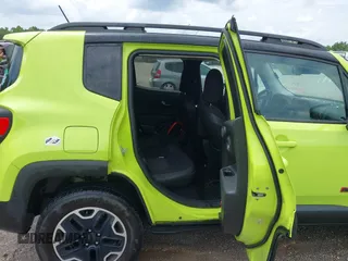 2017 Jeep Renegade Trailhawk with VIN ZACCJBCB4HPF39469, listed as a IAAI auction lot 42503660 with 119,221 mi miles and . Bid and sale history available at DreamBid. Image 8.
