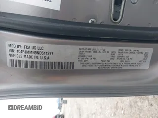 2022 Jeep Cherokee Latitude Lux z VIN 1C4PJMMN9ND511277, wystawiony jako IAAI lot #41151980 z przebiegiem 51 809 mil mil oraz . Historia ofert i sprzedaży dostępna na DreamBid. Obrazek 9.