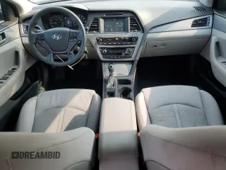 2016 Hyundai Sonata SE с VIN 5NPE24AF8GH317452, выставлен на аукционе Copart как лот 60653965 с пробегом 78 558 миль миль и Списание • Salvage title. История ставок и продаж доступна на DreamBid. Изображение 8.