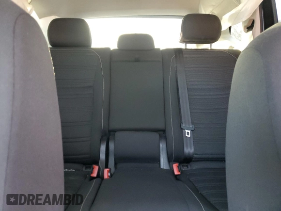 2022 Volkswagen Tiguan S z VIN 3VV0B7AX7NM133231, wystawiony jako Copart lot #85285634 z przebiegiem 92 138 mil mil oraz Czysty tytuł • Clean title. Historia ofert i sprzedaży dostępna na DreamBid. Obrazek 10.