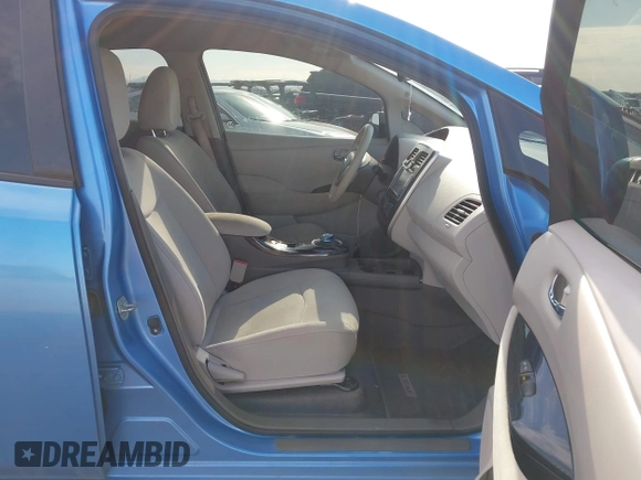 2011 Nissan LEAF SL-e with VIN JN1AZ0CP8BT005373, listed as a IAAI auction lot 41892292 with 98,245 mi miles. Bid and sale history available at carsss.com. Image 5.