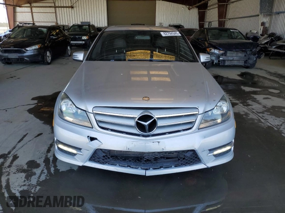 2012 Mercedes-Benz C 250 Sport с VIN WDDGF4HBXCR221640, выставлен на аукционе Copart как лот 62794345 с пробегом 85 561 миль миль и Чистый • Clean title. История ставок и продаж доступна на DreamBid. Изображение 5.