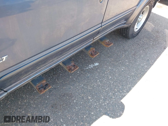 2000 Ford Explorer XLT с VIN 1FMZU73E7YZC06429, выставлен на аукционе IAAI как лот 42453497 с пробегом 15 567 миль миль и . История ставок и продаж доступна на DreamBid. Изображение 6.