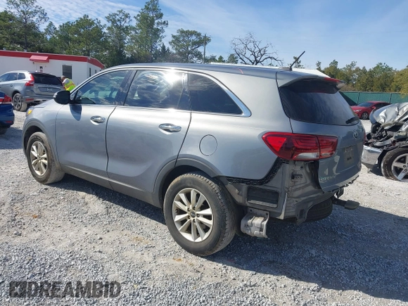 2020 Kia Sorento LX with VIN 5XYPG4A32LG657424, listed as a IAAI auction lot 41336453 with 132,805 mi miles. Bid and sale history available at carsss.com. Image 3.