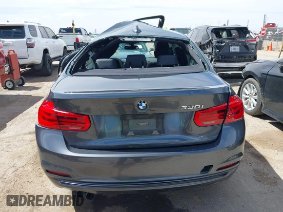 2018 BMW 3 Series 330i z VIN WBA8B9C54JEE81206, wystawiony jako IAAI lot #42251897 z przebiegiem Nie podano mil oraz . Historia ofert i sprzedaży dostępna na DreamBid. Obrazek 15.