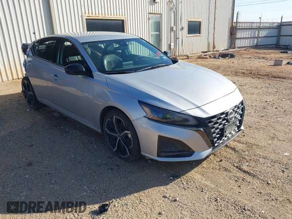 2024 Nissan Altima SR z VIN 1N4BL4CVXRN369436, wystawiony jako IAAI lot #42301286 z przebiegiem 33 650 mil mil oraz . Historia ofert i sprzedaży dostępna na DreamBid. Obrazek 1.
