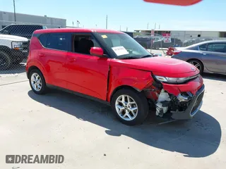 2021 Kia Soul LX with VIN KNDJ23AU2M7774751, listed as a IAAI auction lot 41785484 with 114,736 mi miles. Bid and sale history available at carsss.com. Image 1.