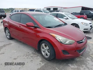 2013 Hyundai Elantra GLS z VIN 5NPDH4AE7DH261937, wystawiony jako IAAI lot #42398629 z przebiegiem 242 294 mil mil oraz . Historia ofert i sprzedaży dostępna na DreamBid. Obrazek 1.