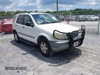 1998 Mercedes-Benz M-Class with VIN 4JGAB54E4WA031266, listed as a IAAI auction lot 42125279 with 64,196 mi miles. Bid and sale history available at carsss.com. Image 1.