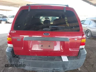 2006 Ford Escape XLT with VIN 1FMYU93126KB18365, listed as a IAAI auction lot 41889706 with 134,718 mi miles. Bid and sale history available at carsss.com. Image 16.