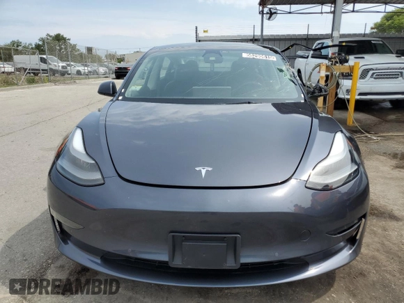 2022 Tesla Model 3 z VIN 5YJ3E1EA1NF368573, wystawiony jako Copart lot #58290615 z przebiegiem 83 229 mil mil oraz Czysty tytuł • Clean title. Historia ofert i sprzedaży dostępna na DreamBid. Obrazek 5.