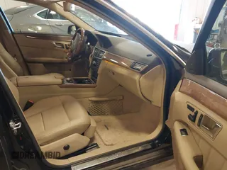 2012 Mercedes-Benz E 350 Luxury z VIN WDDHF8JB5CA563419, wystawiony jako IAAI lot #42184077 z przebiegiem 136 795 mil mil oraz . Historia ofert i sprzedaży dostępna na DreamBid. Obrazek 5.