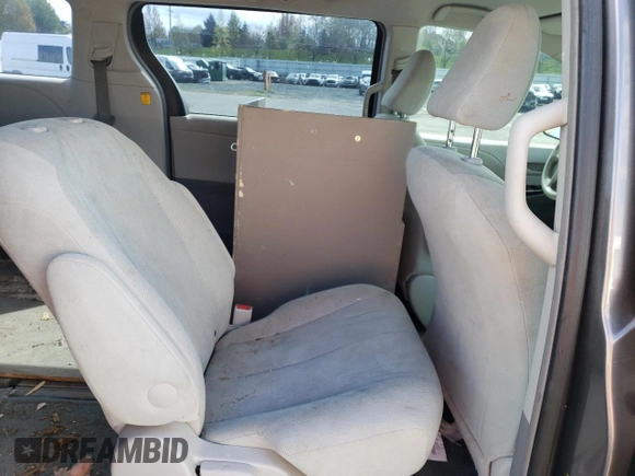 2011 Toyota Sienna with VIN 5TDZK3DC1BS024475, listed as a Copart auction lot 52935365 with 187,063 mi miles and Clean Title. Bid and sale history available at carsss.com. Image 11.