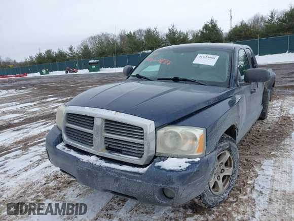2006 Dodge Dakota SLT with VIN 1D7HW42N36S589968, listed as a IAAI auction lot 41623888 with 174,464 mi miles and . Bid and sale history available at carsss.com. Image 2.
