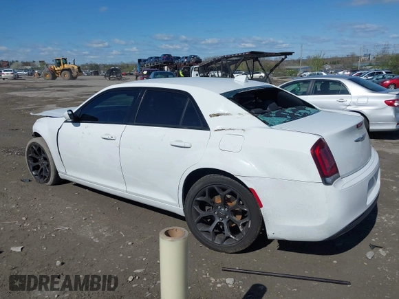 2019 Chrysler 300 S z VIN 2C3CCABG6KH659109, wystawiony jako IAAI lot #41987079 z przebiegiem Nie podano mil oraz . Historia ofert i sprzedaży dostępna na DreamBid. Obrazek 3.