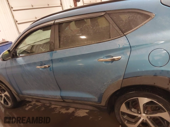 2016 Hyundai Tucson Limited with VIN KM8J33A27GU085639, listed as a IAAI auction lot 41733158 with 111,155 mi miles. Bid and sale history available at carsss.com. Image 15.