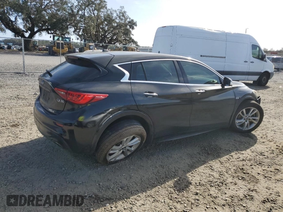 2018 Infiniti QX30 Luxury z VIN SJKCH5CP7JA053928, wystawiony jako Copart lot #84710794 z przebiegiem 139 206 mil mil oraz Nie do naprawy • Non repairable. Historia ofert i sprzedaży dostępna na DreamBid. Obrazek 3.