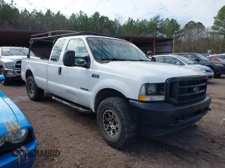 2002 Ford F-250 XL z VIN 1FTNX20F32ED27743, wystawiony jako IAAI lot #41575079 z przebiegiem 276 144 mil mil oraz . Historia ofert i sprzedaży dostępna na DreamBid. Obrazek 1.