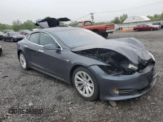 2017 Tesla Model S 100D with VIN 5YJSA1E25HF192230, listed as a Copart auction lot 55298065 with 64,536 mi miles and Salvage Title. Bid and sale history available at DreamBid. Image 4.