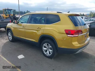 2018 Volkswagen Atlas 3.6L V6 SE with VIN 1V2KR2CA9JC525197, listed as a IAAI auction lot 37875450 with 62,703 mi miles. Bid and sale history available at carsss.com. Image 3.