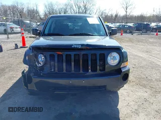 2010 Jeep Patriot Sport z VIN 1J4NF2GB1AD593170, wystawiony jako IAAI lot #41908056 z przebiegiem 104 255 mil mil oraz . Historia ofert i sprzedaży dostępna na DreamBid. Obrazek 13.