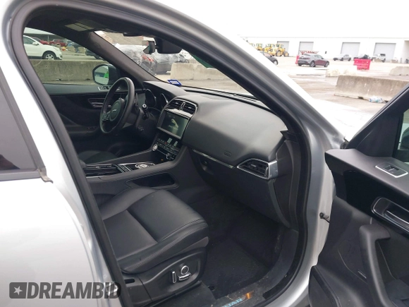 2020 Jaguar F-Pace 25t Premium z VIN SADCJ2FX2LA620720, wystawiony jako IAAI lot #41704850 z przebiegiem 57 113 mil mil oraz . Historia ofert i sprzedaży dostępna na DreamBid. Obrazek 5.
