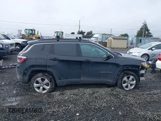 2018 Jeep Compass Latitude with VIN 3C4NJDBB4JT256056, listed as a IAAI auction lot 41835872 with 81,871 mi miles. Bid and sale history available at carsss.com. Image 14.